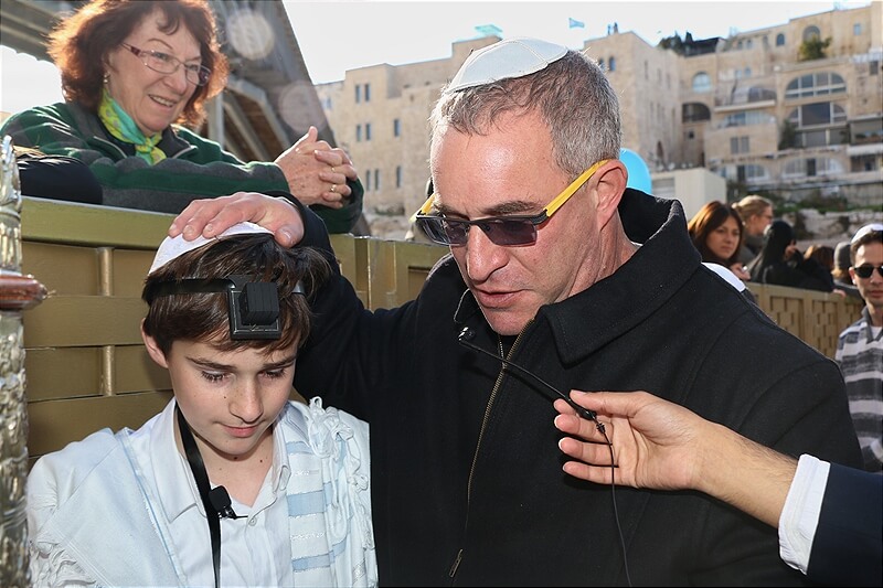 תפילות האב בעליה לתורה בכותל