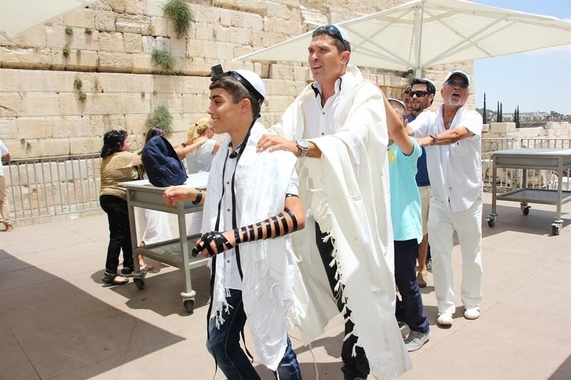 בר מצווה ללא מחיצה בכותל