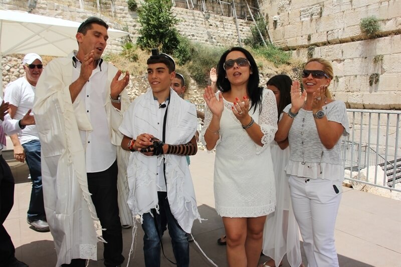 בר מצווה בעזרת ישראל